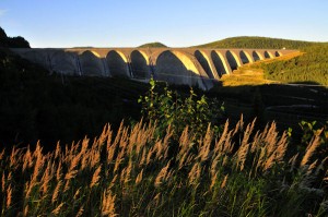 The Manic-5 hydroelectric dam © Marc Loiselle / Tourisme Côte-Nord - Manicouagan