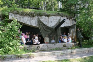 Activité d'interprétation à Fort-Péninsule © Serge Ouellet / Parc national Forillon