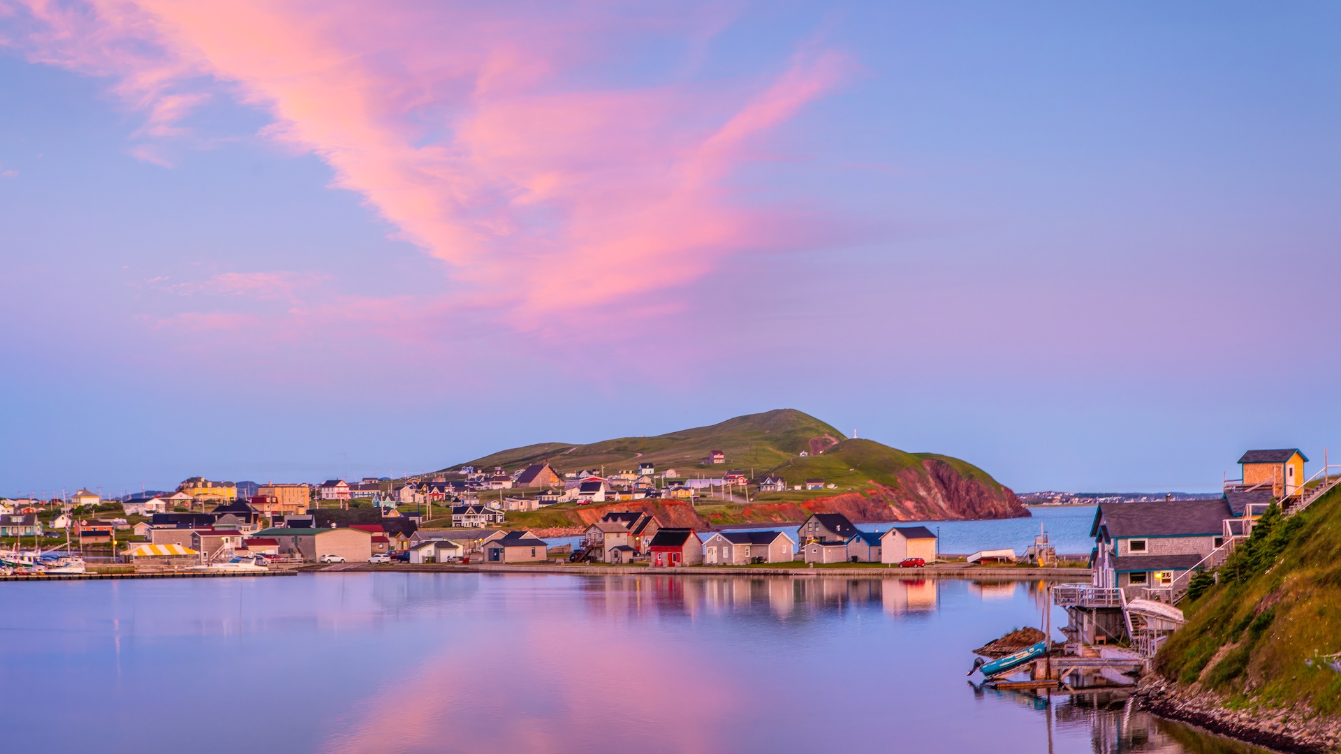 Pêcheur aux Îles de la Madeleine, Site historique du Banc-de-Pêche-de-Paspébiac en Gaspésie, phare du Pot à l’Eau-de-Vie au Bas-Saint-Laurent, traditions autochtones en Côte-Nord