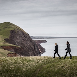 Women hiking on the Islands