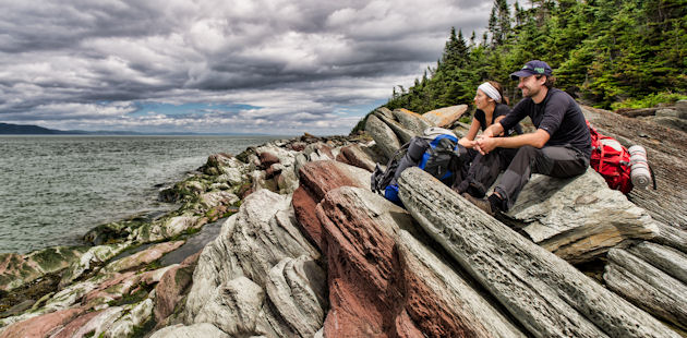 Tourists on the rocks on Île aux Lièvres