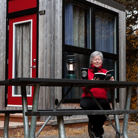 Woman in front of amicrOcube