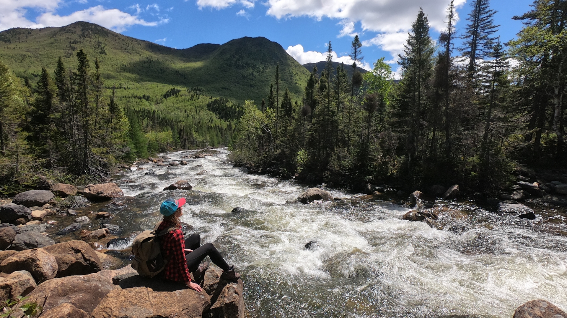 Jessica dans le parc national de la Gaspésie