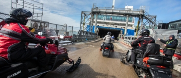 Vivez le Raid du Saint-Laurent! Montez à bord du traversier en motoneige