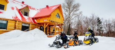 Planifiez vos arrêts dans les relais motoneige de l’est du Québec