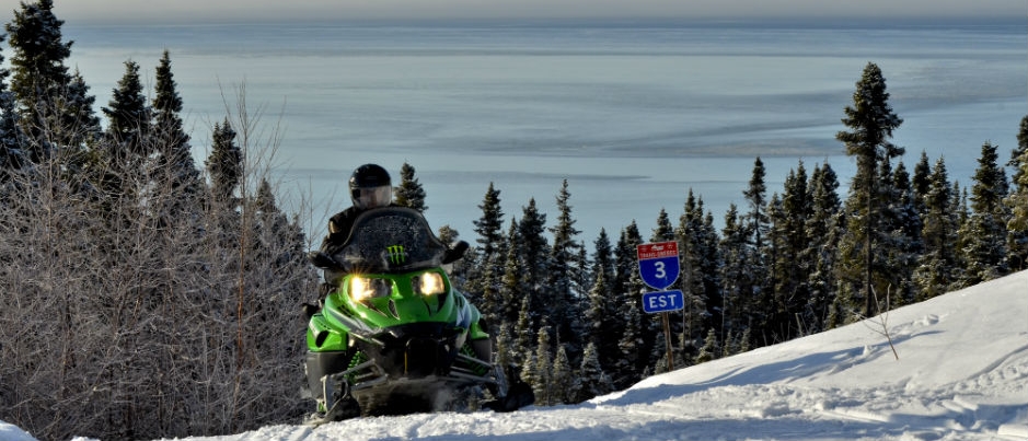 La Côte-Nord en motoneige : De beaux paysages à contempler