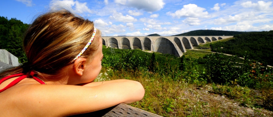 Le barrage Manic-5 en Côte-Nord - Crédit photo : Marc Loiselle/Tourisme Côte-Nord – Manicouagan Les grandes constructions de l'homme
