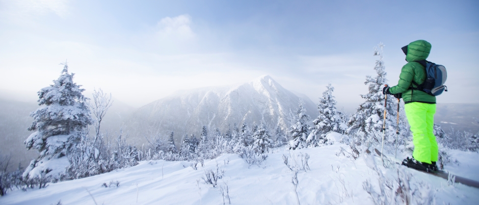 Winter Sports in the Maritime Regions of Québec: Downhill Skiing and Snowboarding