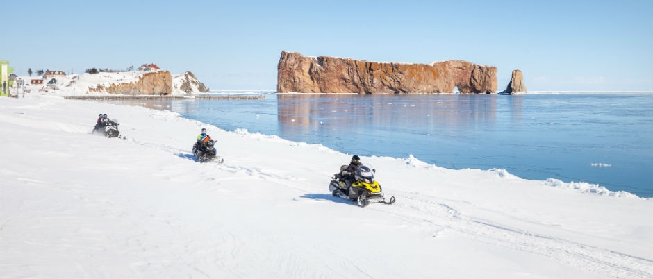 Le rocher Percé - Crédit photo : Roger St-Laurent À voir en motoneige : le rocher Percé