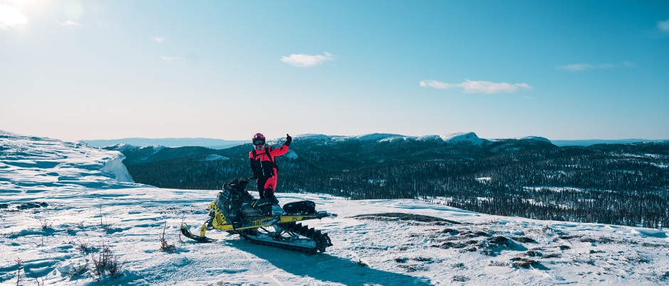 What to See by Snowmobile in Eastern Québec: The Groulx Mountains