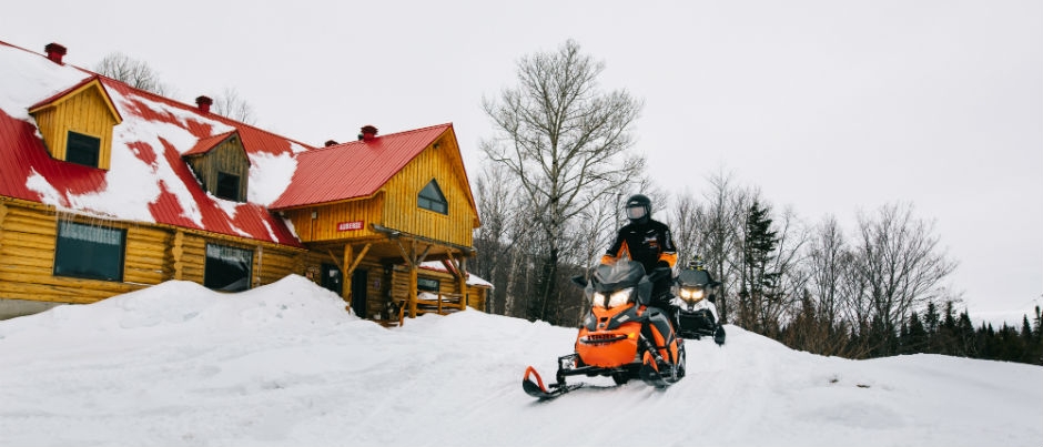 Snowmobiling in Bas-Saint-Laurent: By the Sea or Inland