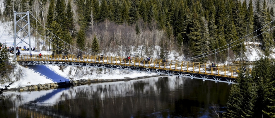 La Côte-Nord à motoneige : 5 passerelles à découvrir