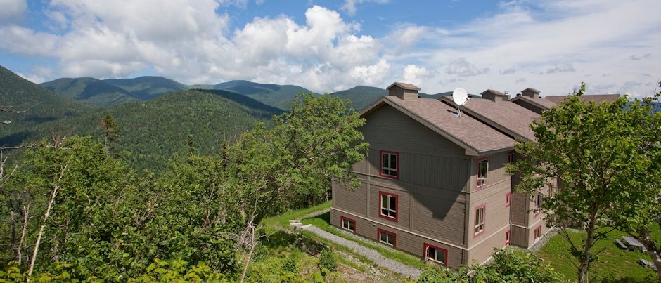 The Auberge de Montagne des Chic-Chocs is perched in the heart of Gaspésie mountains - Photo Credit: Mathieu Dupuis/Sépaq Auberge de montagne des Chic-Chocs: A Must for Hiking Enthusiasts!