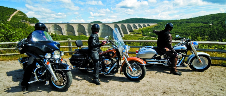 Sillonnez les routes de la Côte-Nord à moto