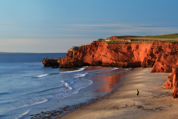 best places to elope by the sea, red rock cliffs and a beach