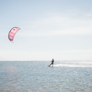 Kitesurfeur aux Îles de la Madeleine