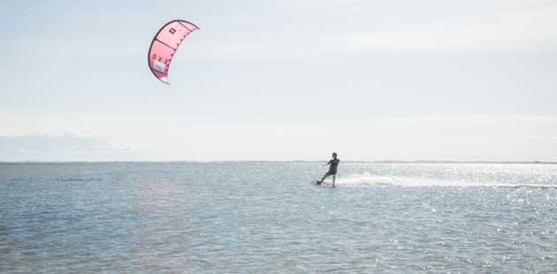 Kitesurfeur aux Îles de la Madeleine