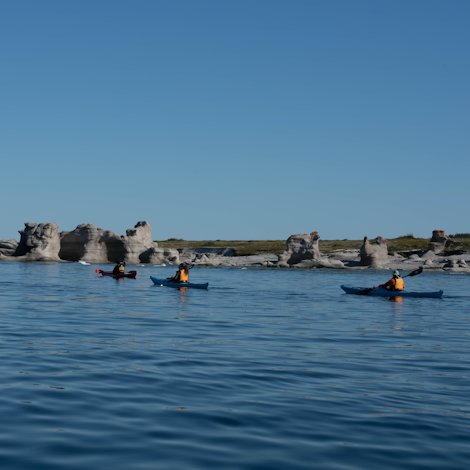 Kayakistes dans l’archipel de Mingan