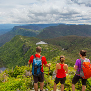 Randonnée pédestre dans les montagnes de la Gaspésie