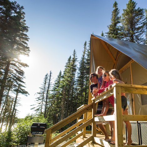 Tente oTENTik dans la réserve de parc national de l’Archipel-de-Mingan